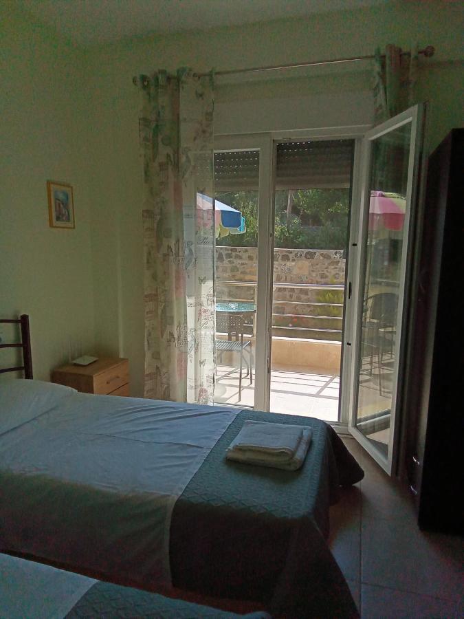 Irina Haus Apartment Gerakini Bagian luar foto