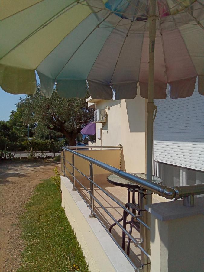 Irina Haus Apartment Gerakini Bagian luar foto
