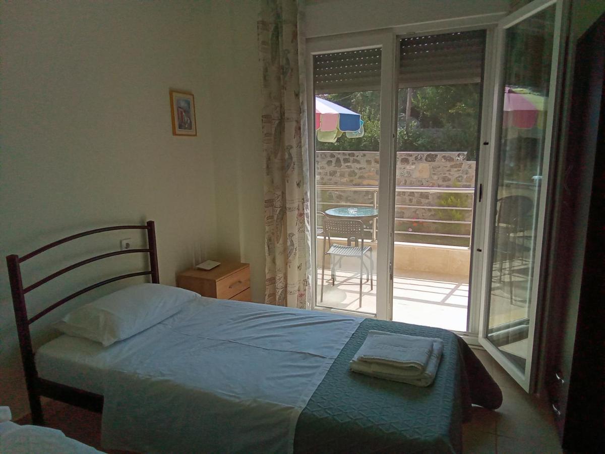 Irina Haus Apartment Gerakini Bagian luar foto