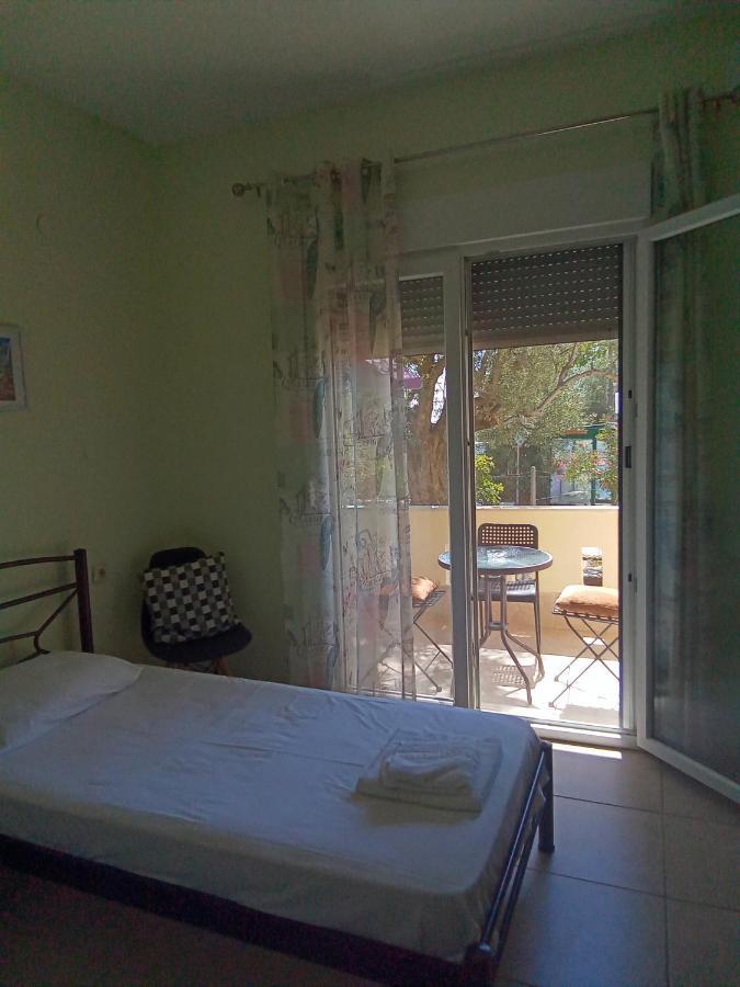 Irina Haus Apartment Gerakini Bagian luar foto